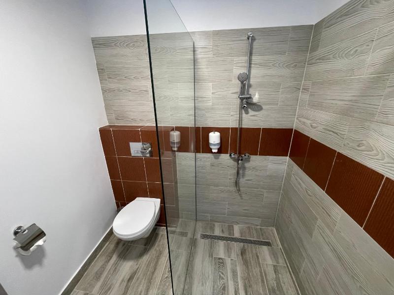 Double Room with Private Bathroom image 3