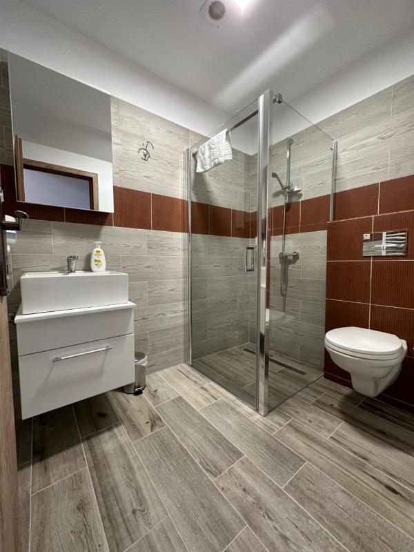 Quadruple Room with Private Bathroom image 4