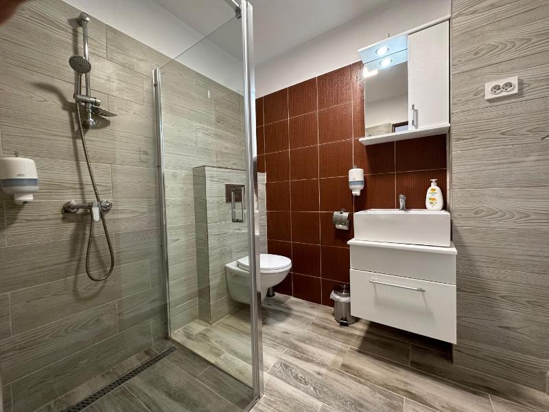 Double Room with Private Bathroom image 3