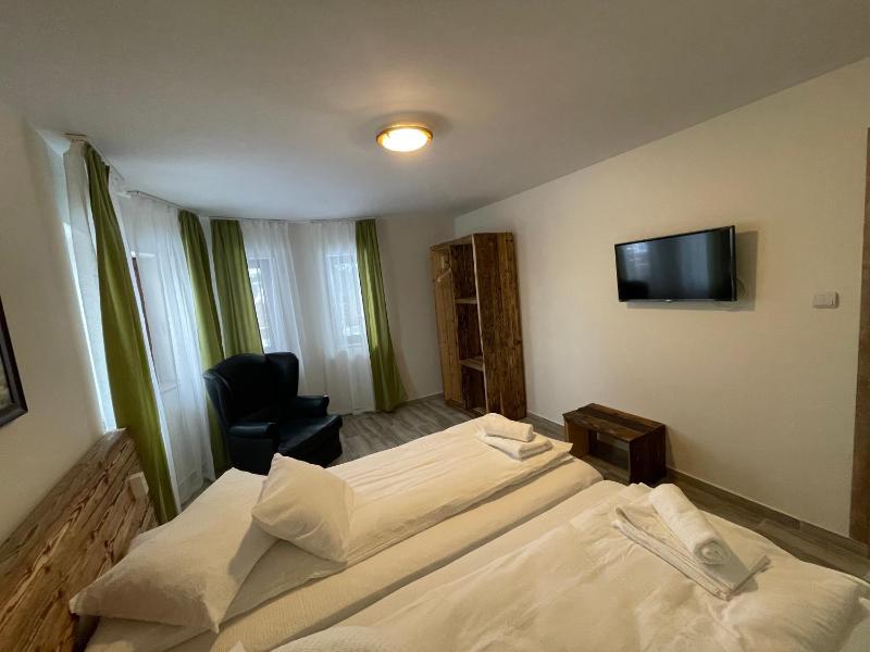 Double Room with Private Bathroom image 4