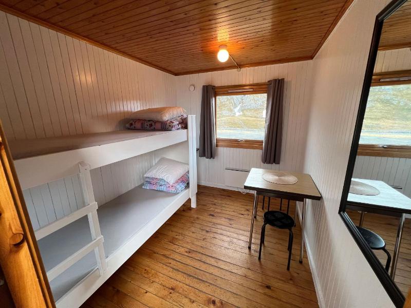 Twin Room image 4