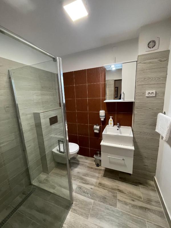 Double Room with Private Bathroom image 2