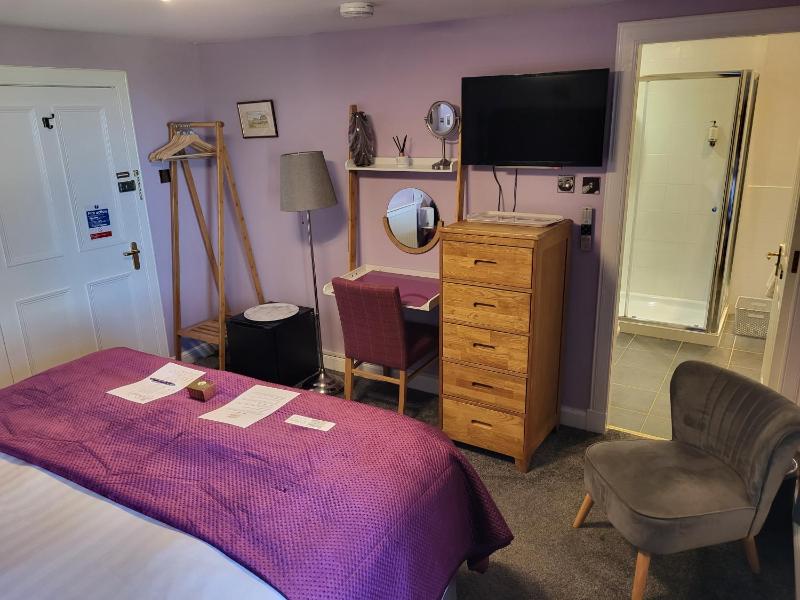 Double or Twin Room with Sea View image 4