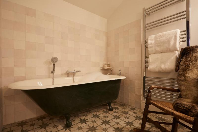 Dog Friendly Shepherd's Hut image 3