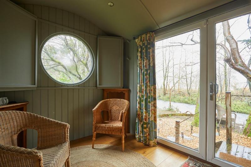 Dog Friendly Shepherd's Hut image 2