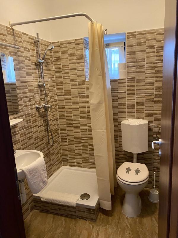 Budget Single Room image 3