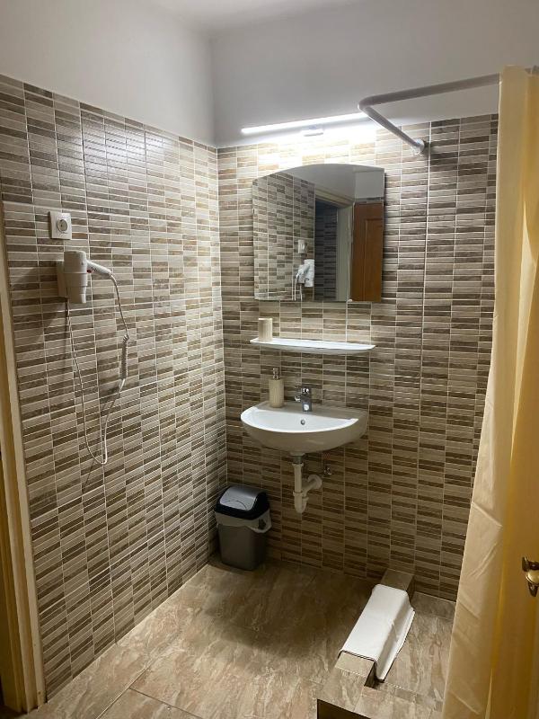 Standard Family Room image 2