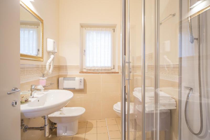 Triple Room image 3