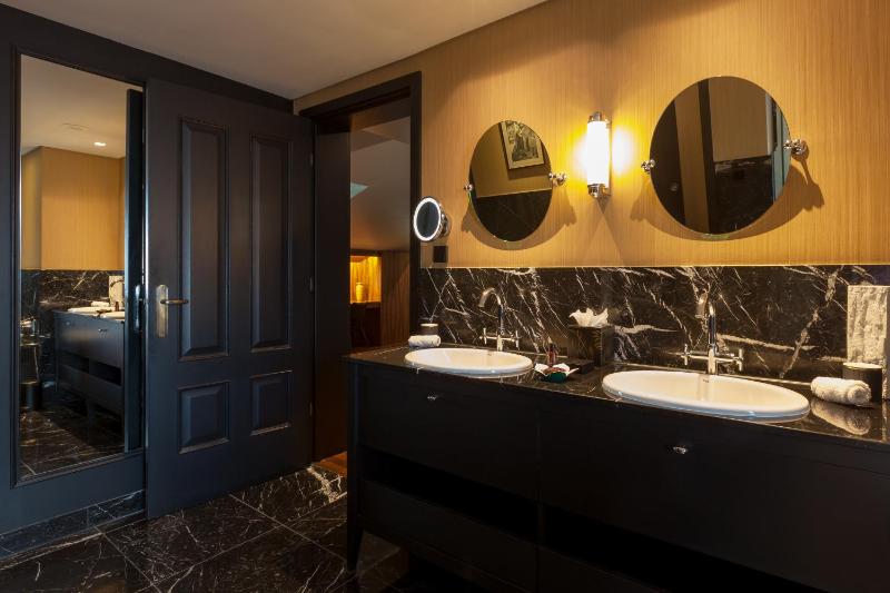 Avenue Suite image 3