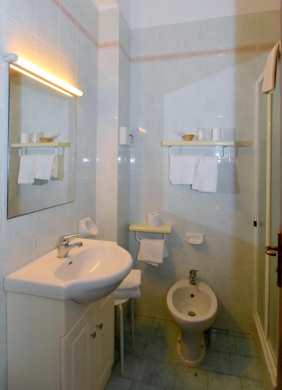 Quadruple Room with Sea View image 2