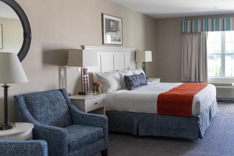 Harbor Village Captain Suite image 3