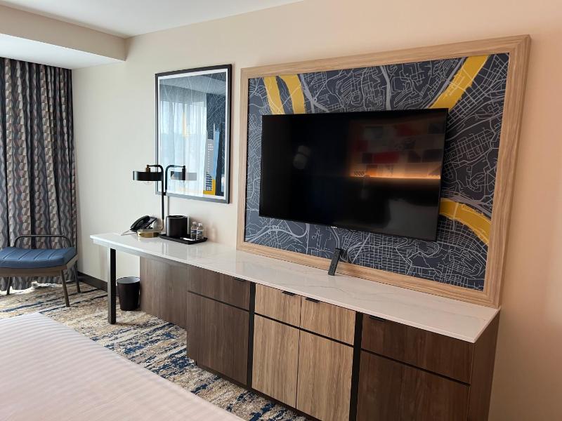 King Room image 3