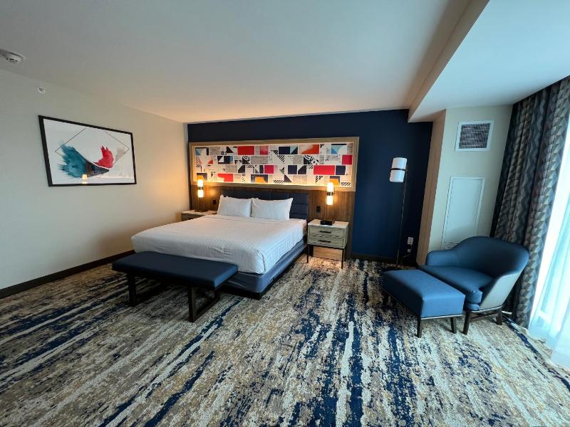 King Room image 4