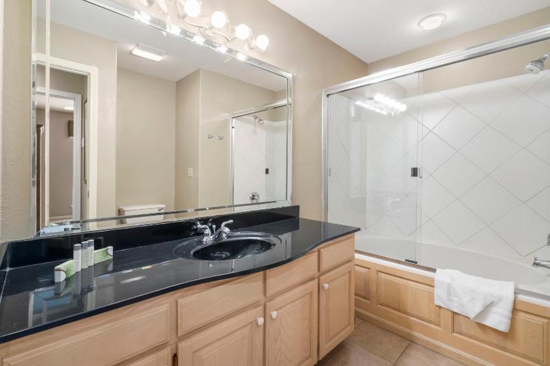 Studio Apartment image 3