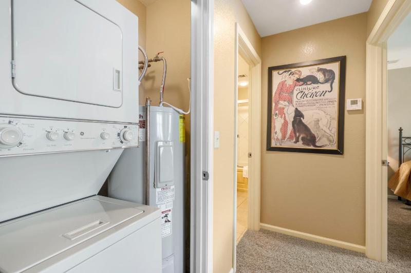Studio Apartment image 2