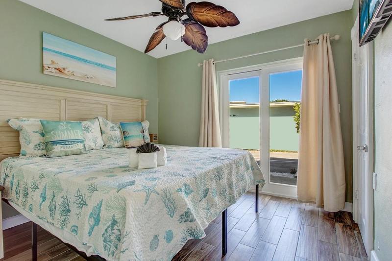 Five Palms Vacation Rentals- Daily - Weekly - Monthly - image 19
