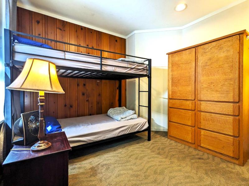 Bunk & Brew Historic Lucas House - Hostel - image 41