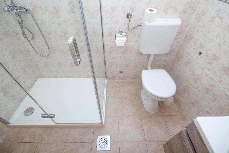 Two-Bedroom Apartment with Garden View image 4