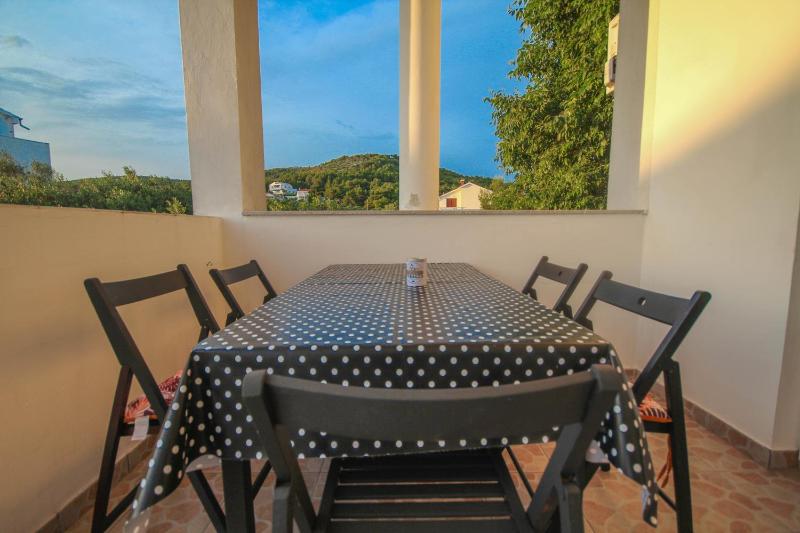 Two-Bedroom Apartment with Garden View image 3