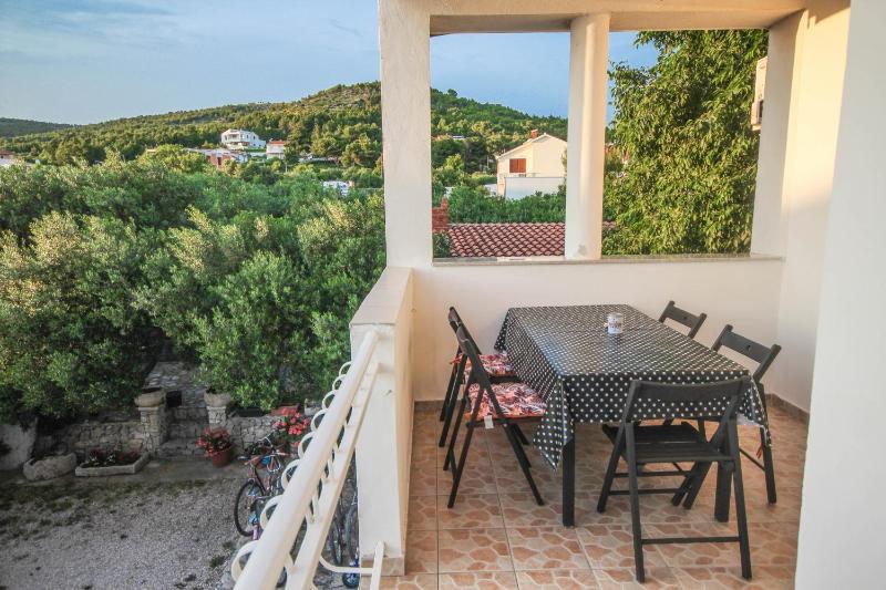 Two-Bedroom Apartment with Garden View image 2