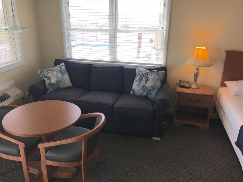 Standard King Room image 1