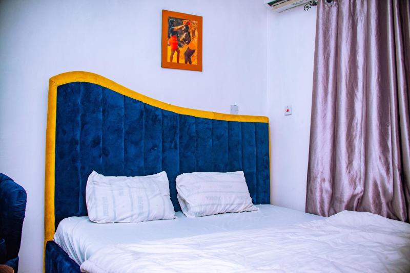 Homey 2-Bed-Apt 24HRS POWER & Unlimited Internet Access - image 9