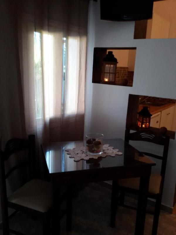 One-Bedroom Apartment image 3