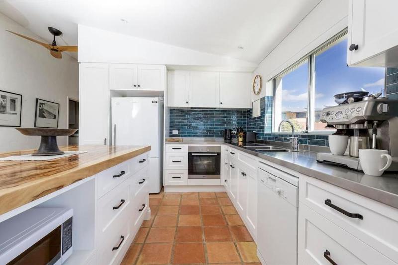 Luxe Oceanfront Penthouse! Yamba's best Suncrest 5 - image 4