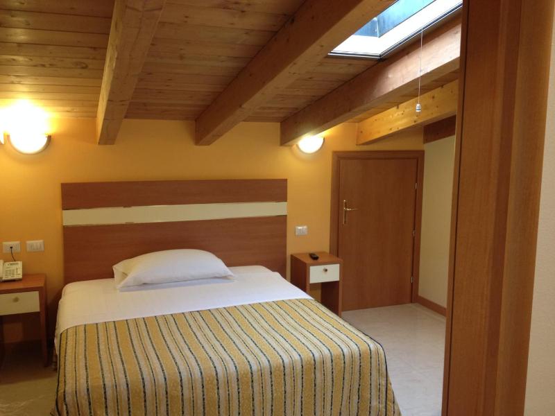Classic Double or Twin Room - Mezzanine floor image 2