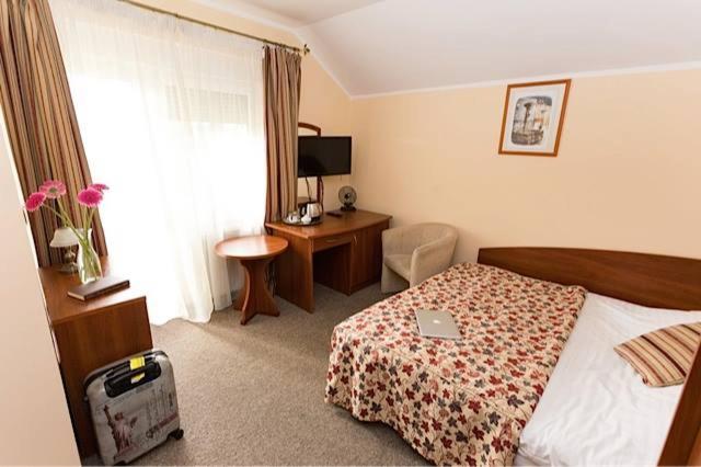 Double Room with Balcony image 1