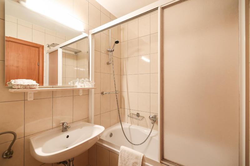 Classic Double Room with Sea View image 1