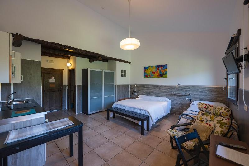 Studio (3 Adults) image 4