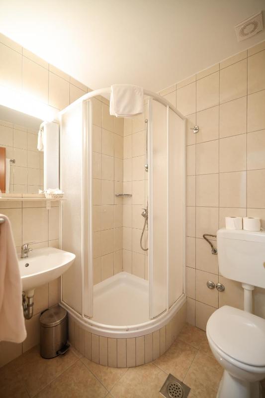 Standard Double Room image 4
