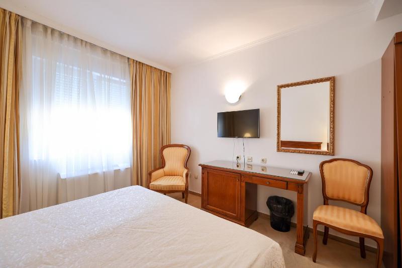 Standard Double Room image 1