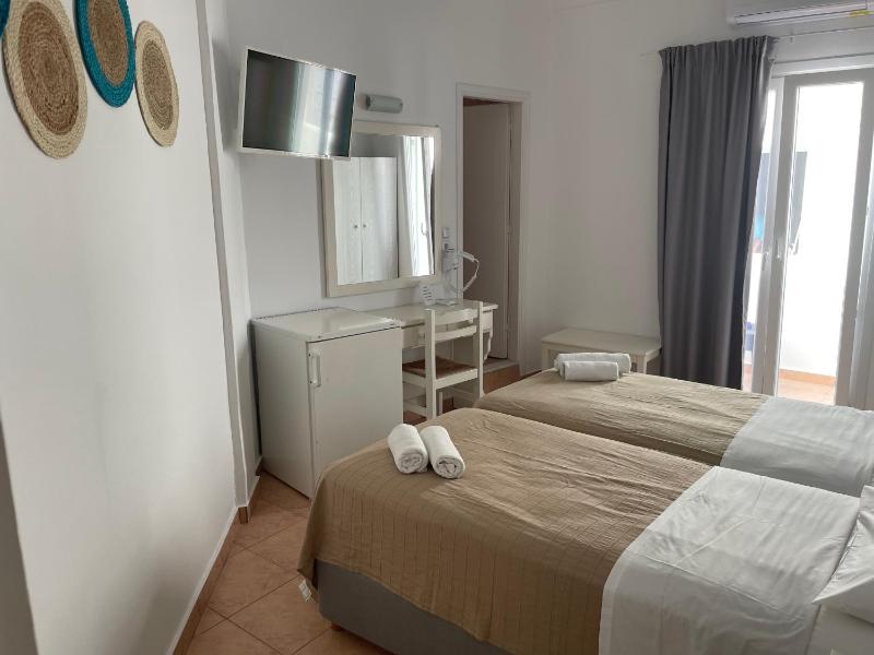 Double or Twin Room with Balcony image 3
