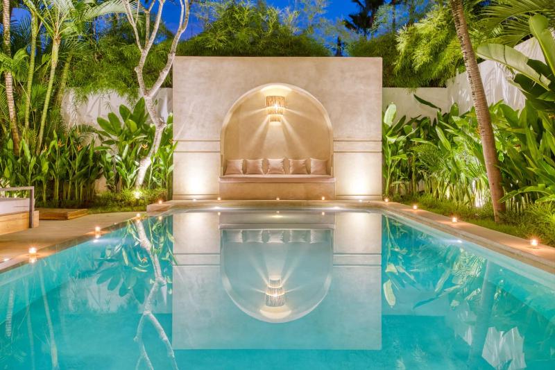 Villa Chandika - 4 BDR Villa with private Pool walk to the beach - image 9