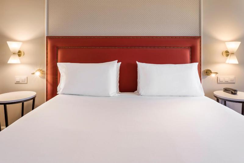 Superior Double Room image 4