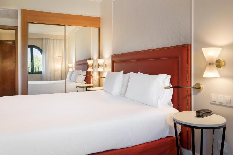 Superior Double Room image 3