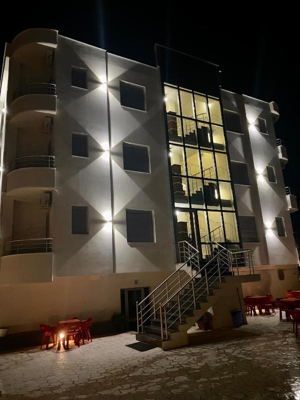AL Hotel - image 2