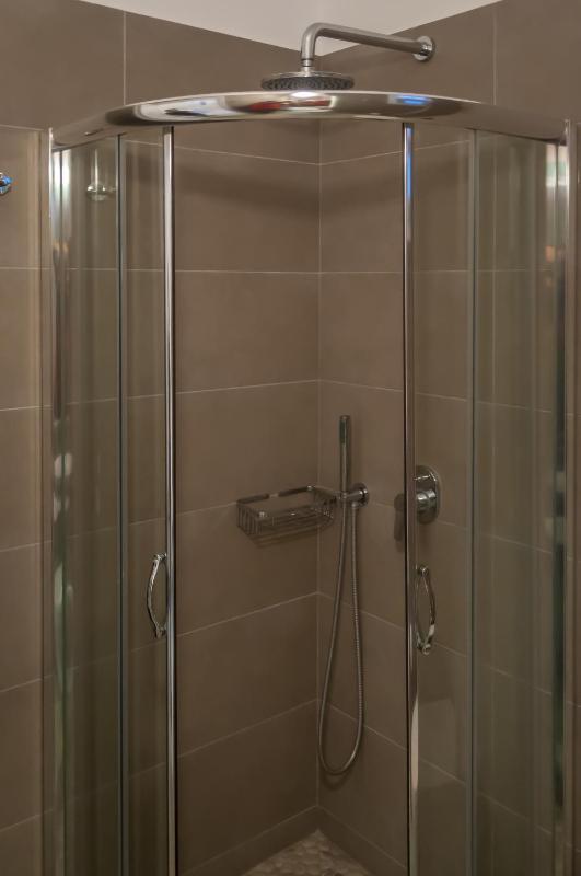 Honeymoon Junior Suite image 3