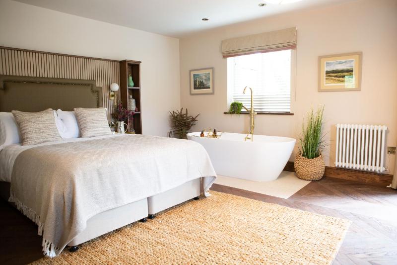 Suite with Garden View image 2