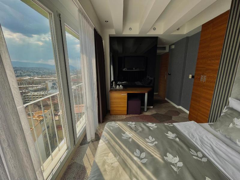 Single Room image 4