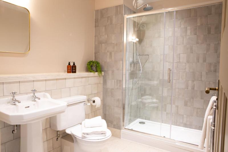 Suite with Garden View image 4