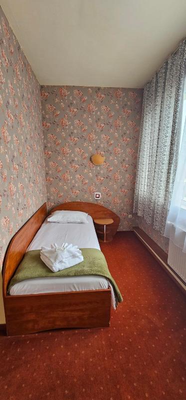 Single Room image 3