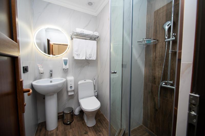 Standard Double Room image 2