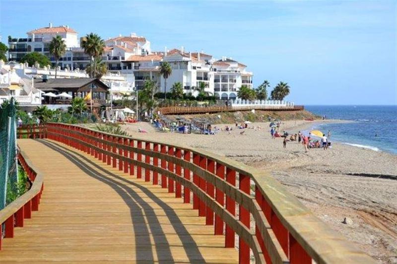 Seaview Puerta del Mar first line beach - image 37
