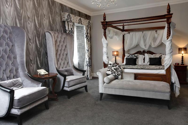 Four Poster Room image 4