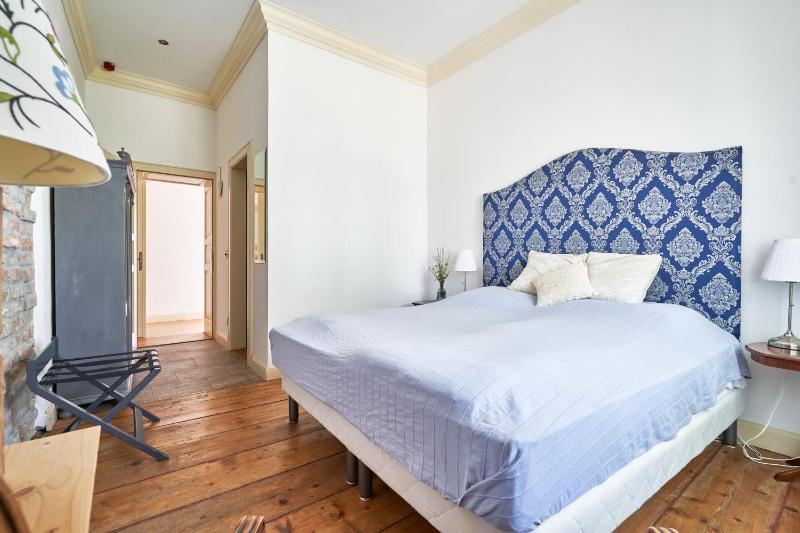 Double Room with Park View image 3