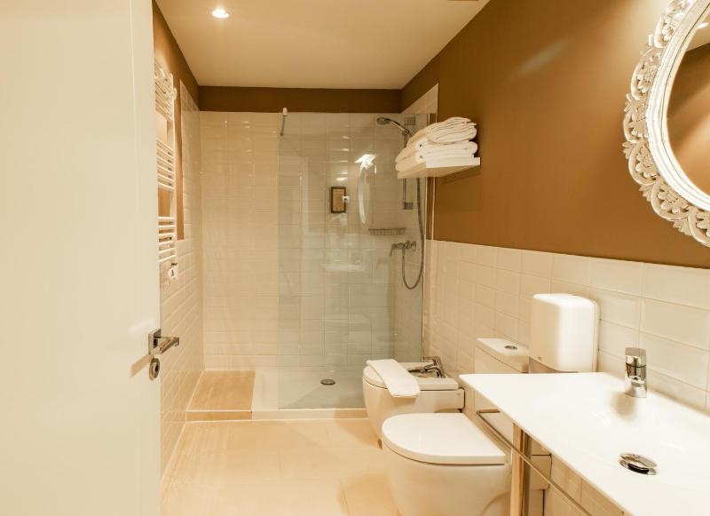 Double Room image 4