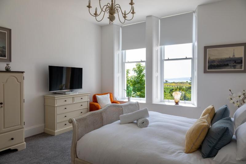 Rutland Heights - image 46
